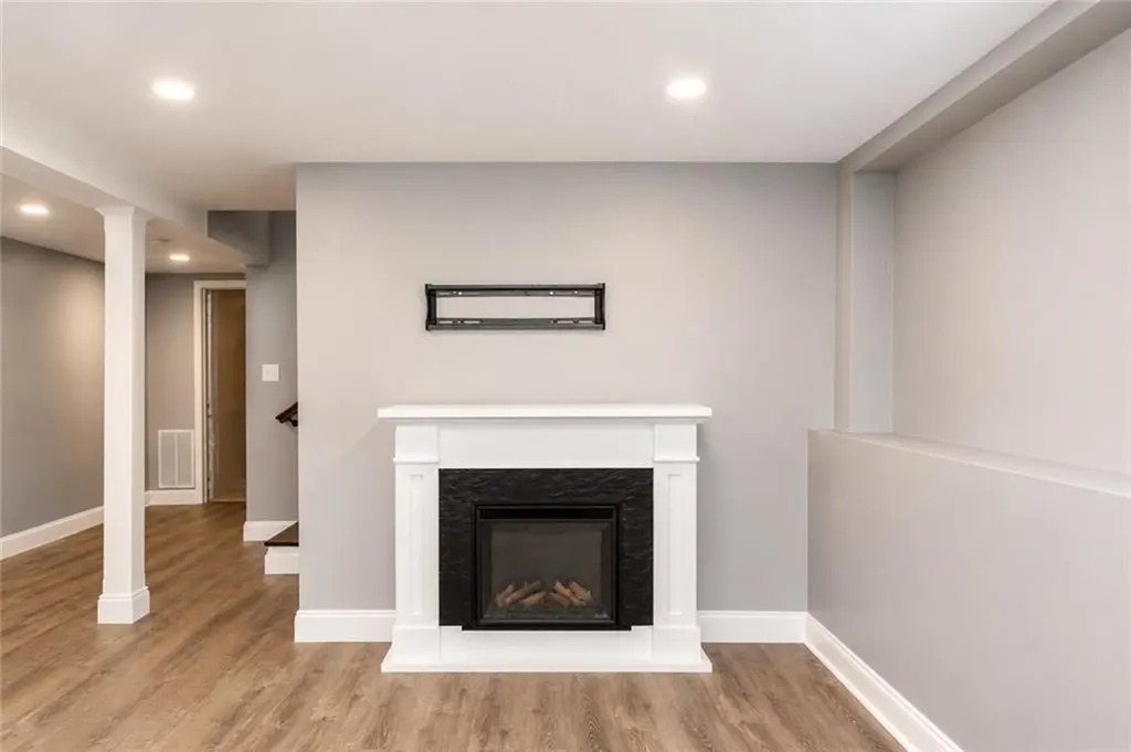 117 Elizabeth Avenue North Smithfield RI 02896
