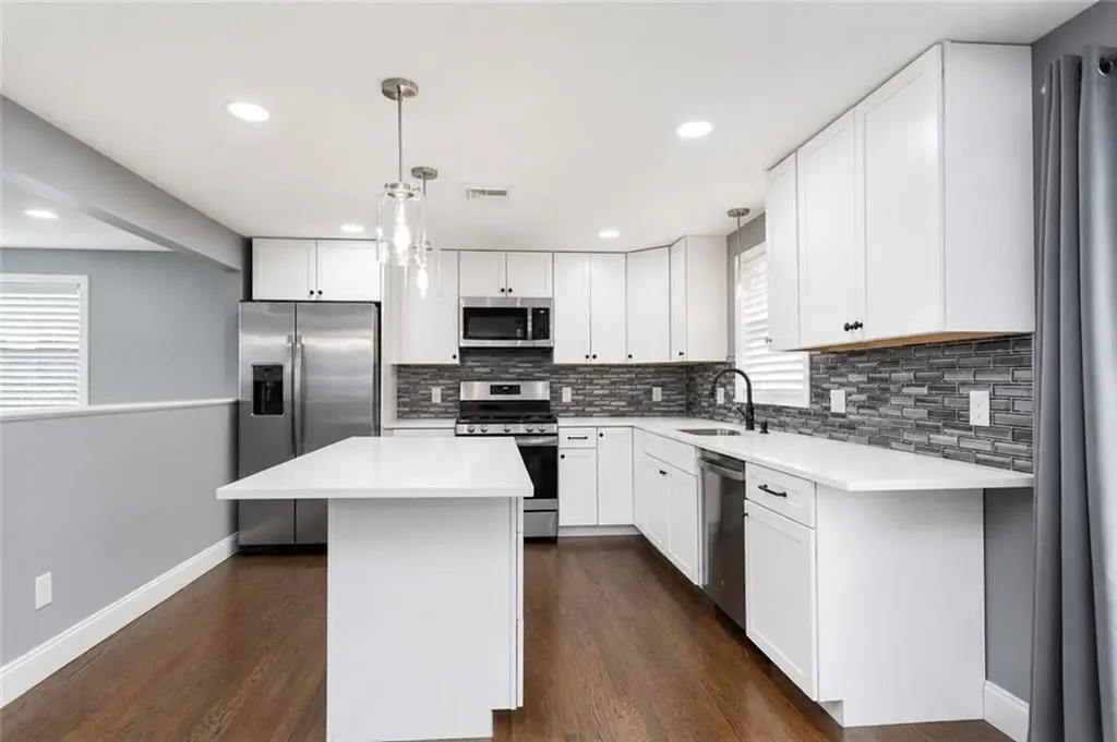117 Elizabeth Avenue North Smithfield RI 02896