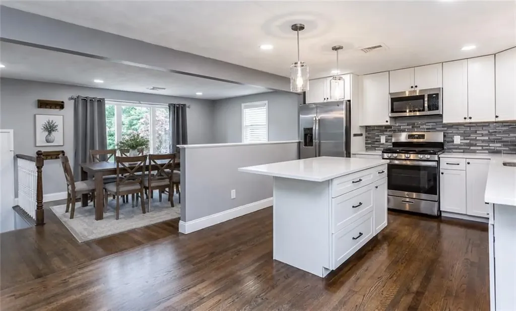 117 Elizabeth Avenue North Smithfield RI 02896