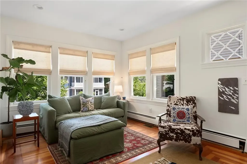 229 6th Street Providence RI 02906