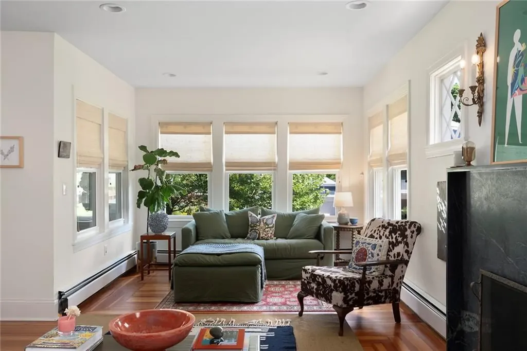 229 6th Street Providence RI 02906