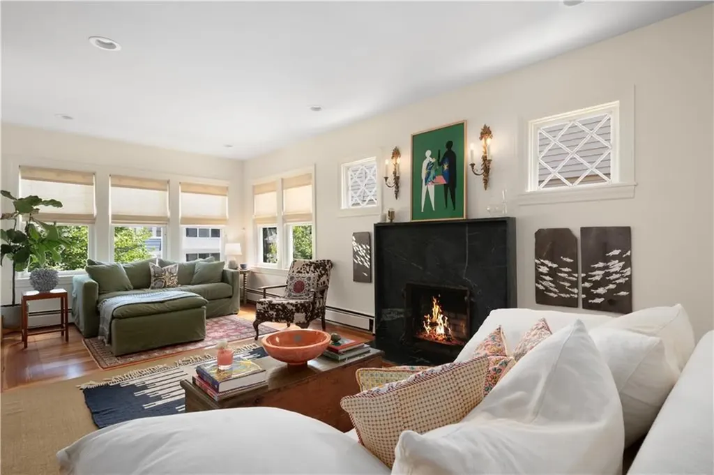 229 6th Street Providence RI 02906