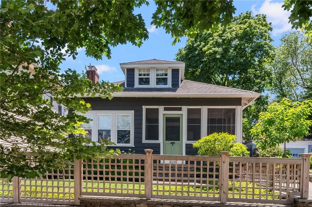 229 6th Street Providence RI 02906