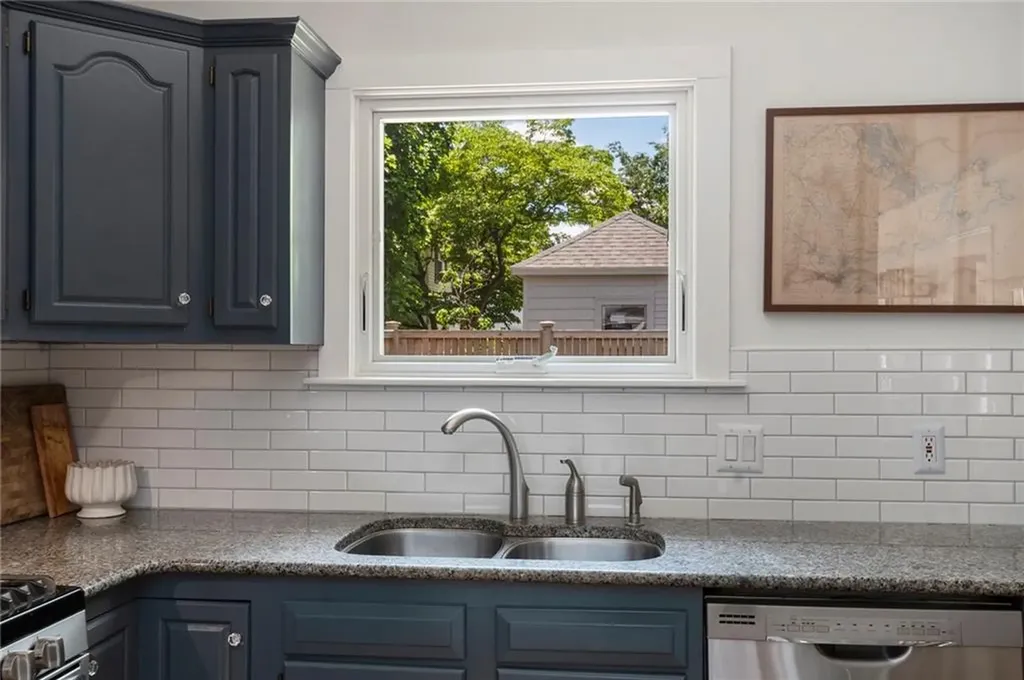 229 6th Street Providence RI 02906