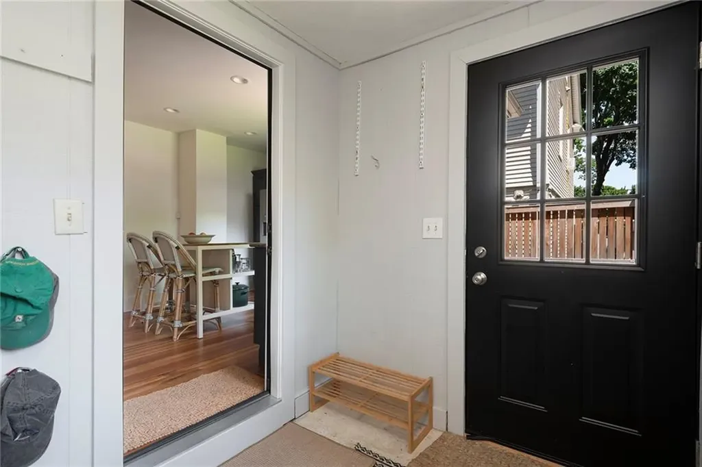 229 6th Street Providence RI 02906