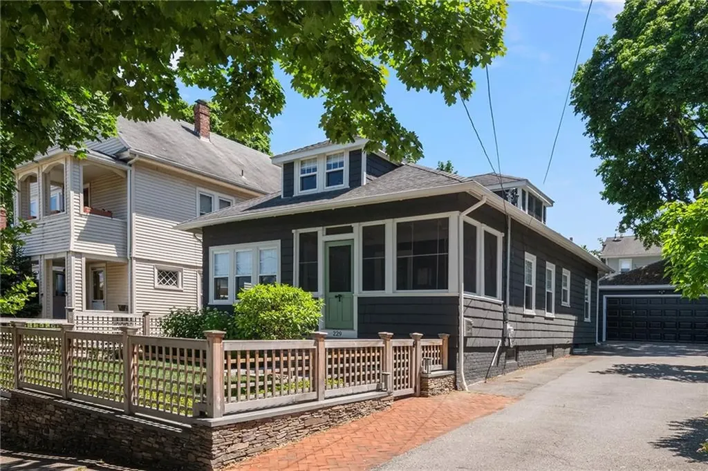229 6th Street Providence RI 02906