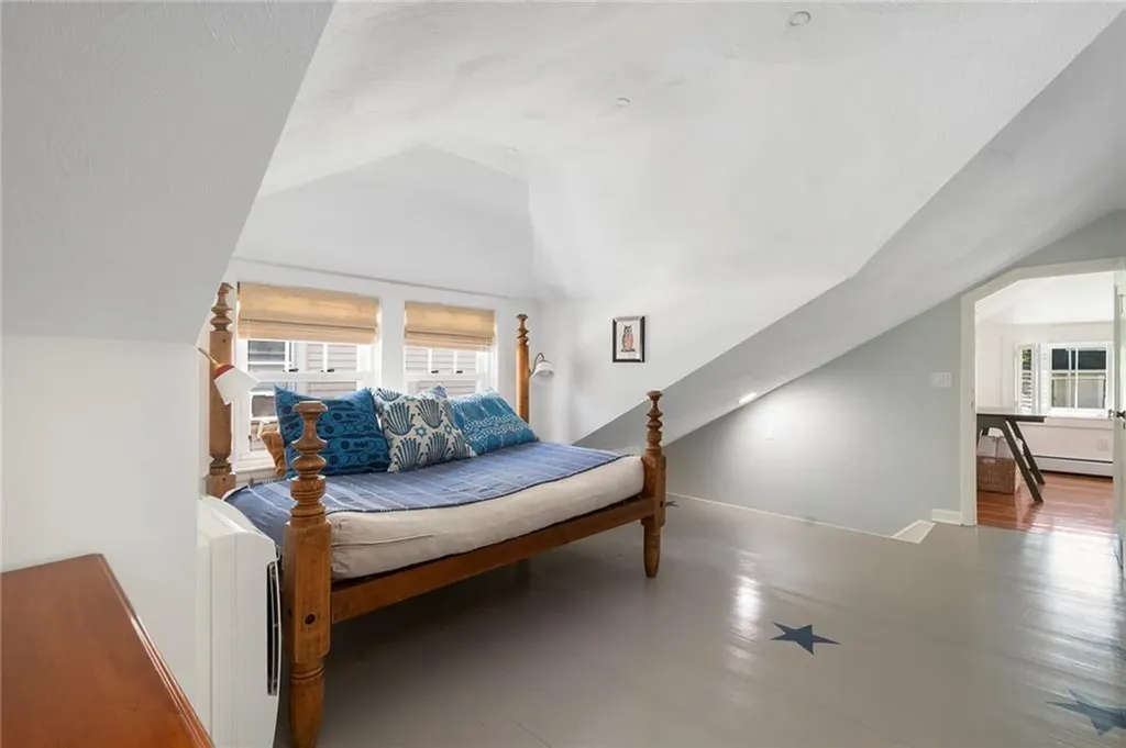 229 6th Street Providence RI 02906