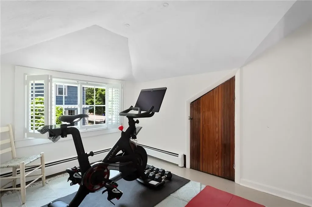 229 6th Street Providence RI 02906