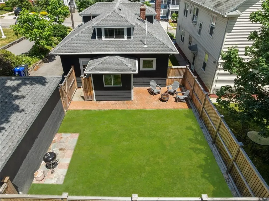229 6th Street Providence RI 02906