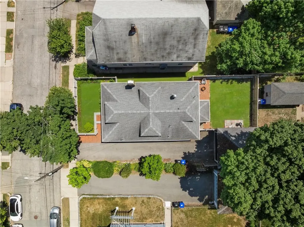 229 6th Street Providence RI 02906