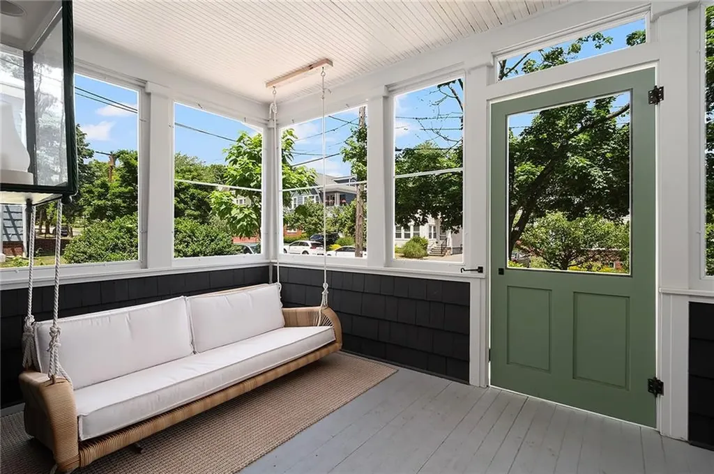 229 6th Street Providence RI 02906