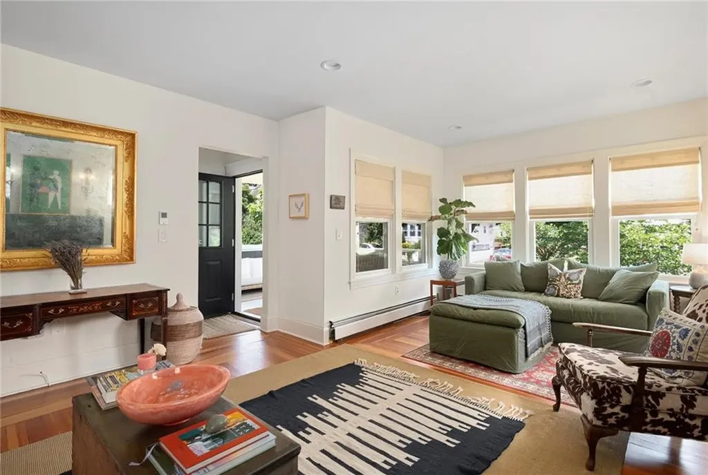 229 6th Street Providence RI 02906
