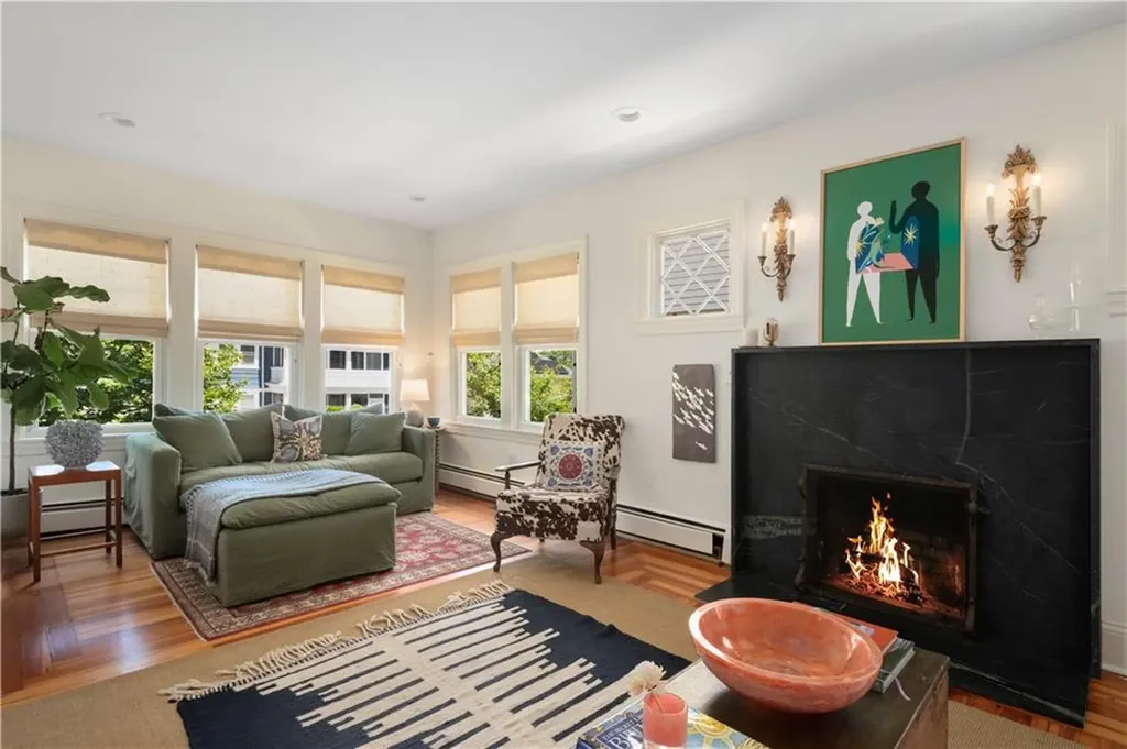 229 6th Street Providence RI 02906