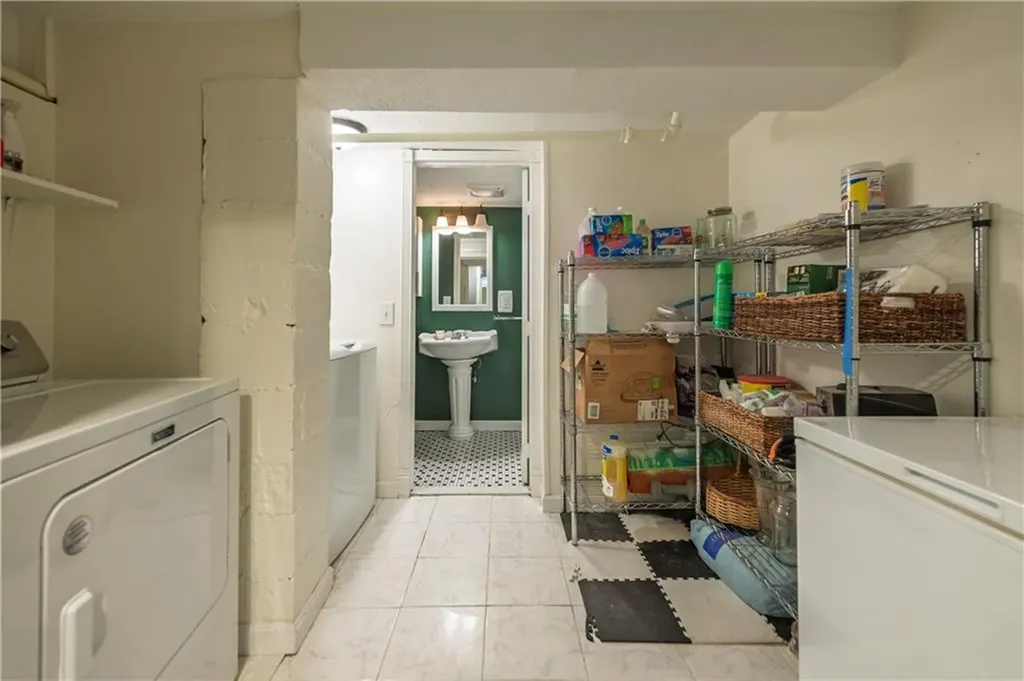 52 Forbes Street Providence RI 02908