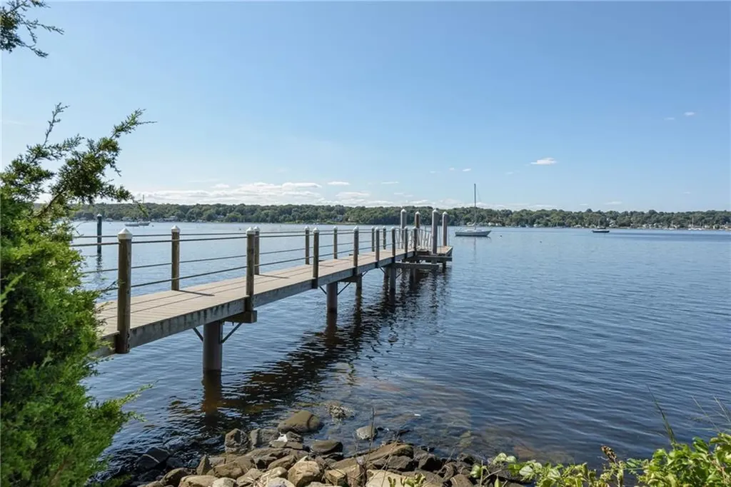 39 Shore Drive Warren RI 02885