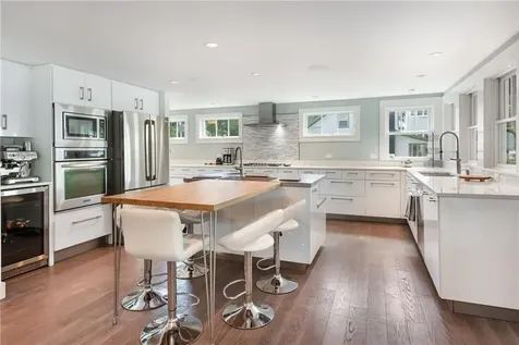 39 Shore Drive Warren RI 02885