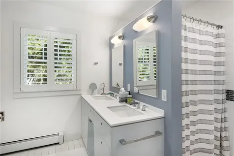 39 Shore Drive Warren RI 02885