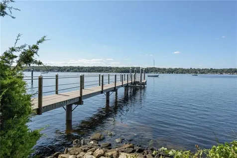 39 Shore Drive Warren RI 02885