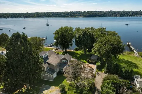 39 Shore Drive Warren RI 02885