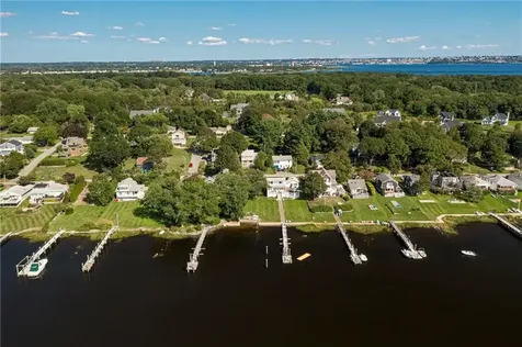 39 Shore Drive Warren RI 02885