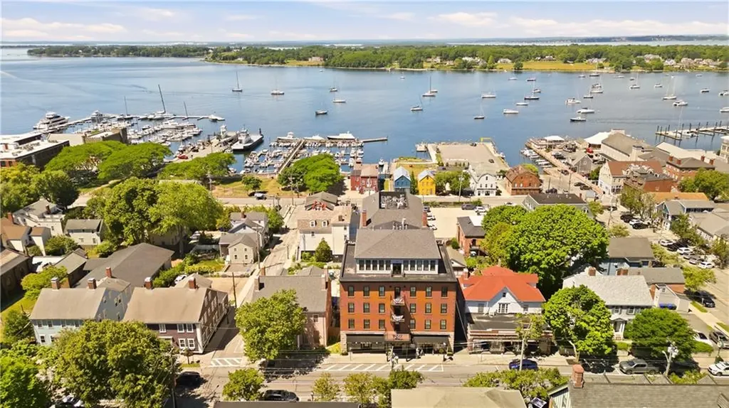 423 Hope Street Bristol RI 02809