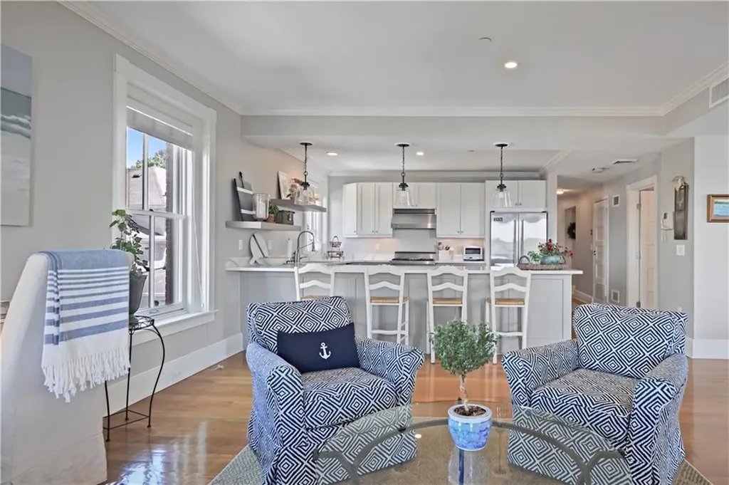 423 Hope Street Bristol RI 02809