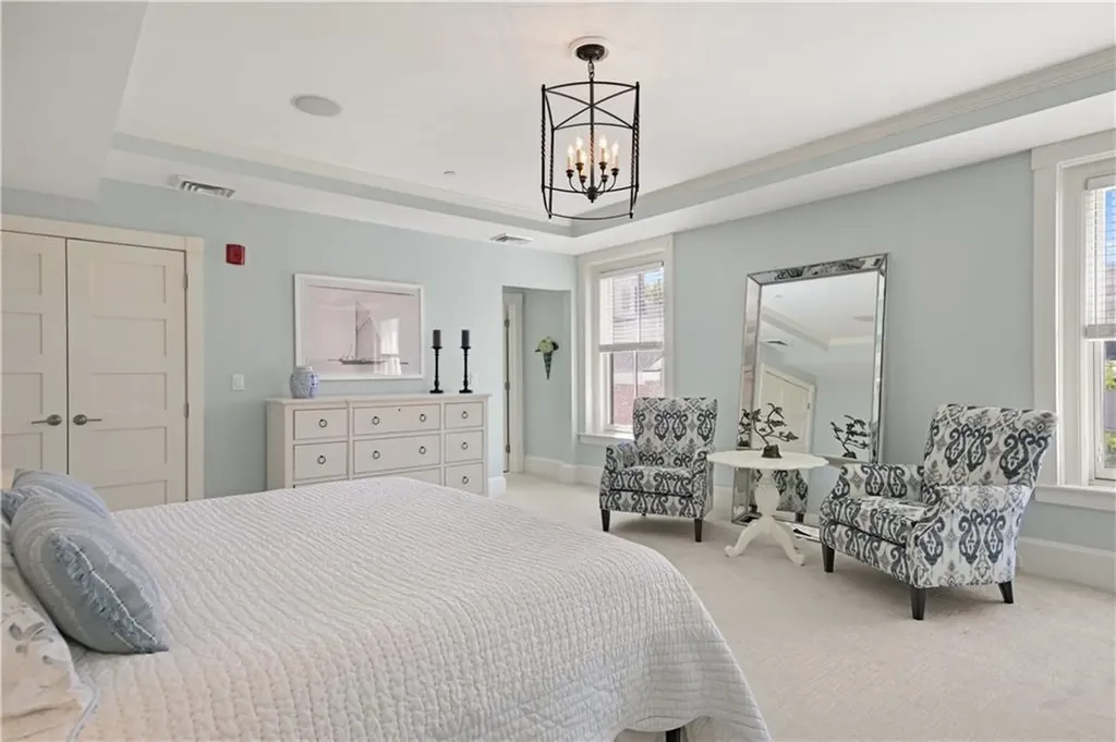 423 Hope Street Bristol RI 02809
