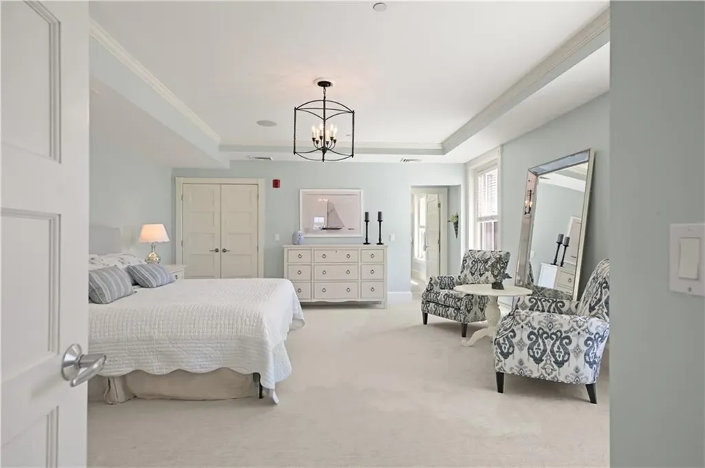 423 Hope Street Bristol RI 02809