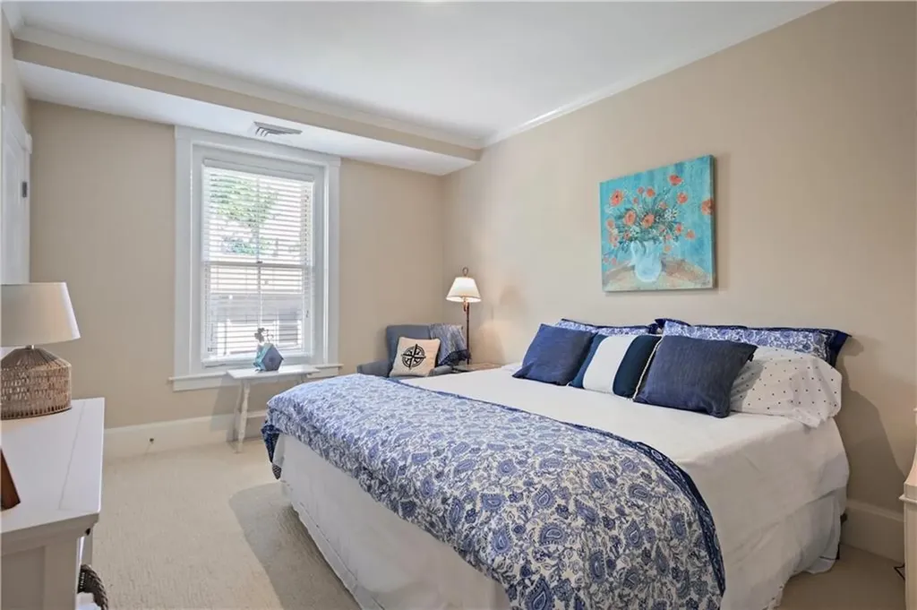 423 Hope Street Bristol RI 02809