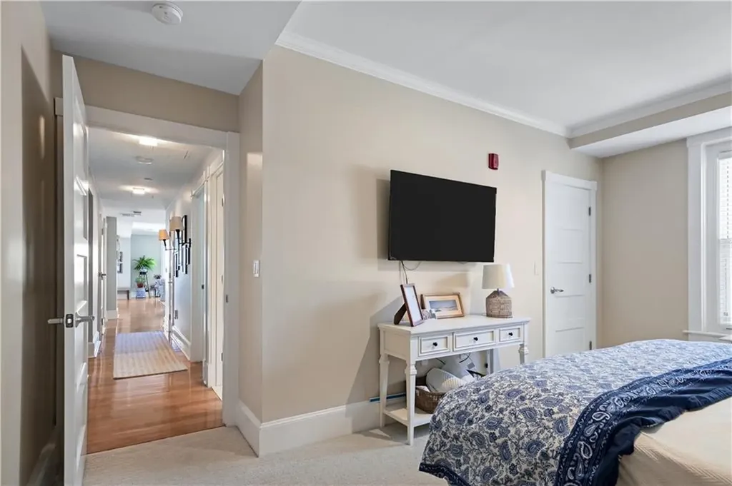 423 Hope Street Bristol RI 02809