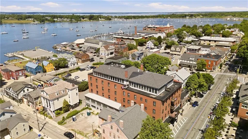 423 Hope Street Bristol RI 02809