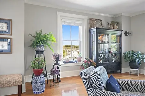 423 Hope Street Bristol RI 02809