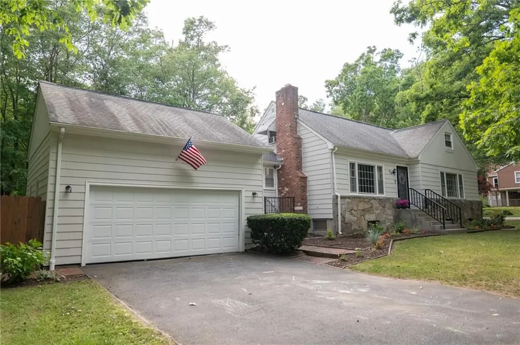 74 Follett Street North Smithfield RI 02896