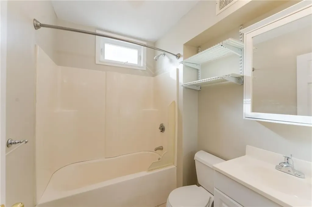 366 Park Place Woonsocket RI 02895