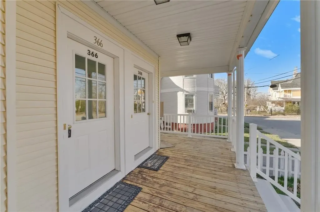 366 Park Place Woonsocket RI 02895