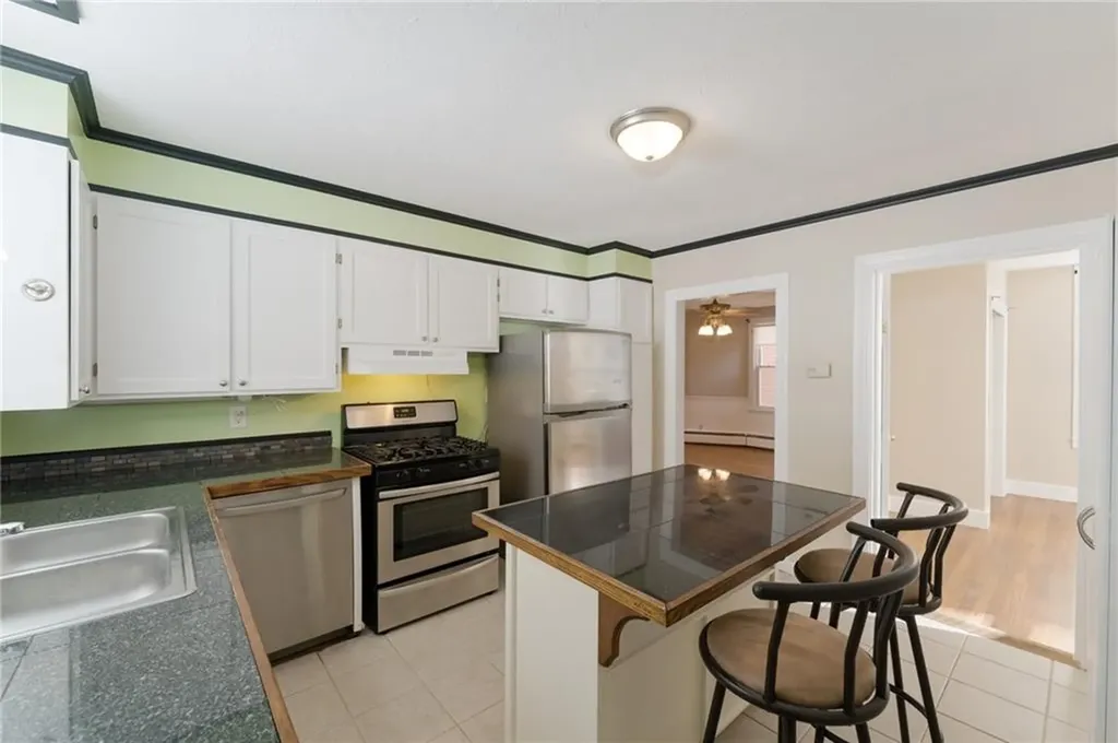 366 Park Place Woonsocket RI 02895