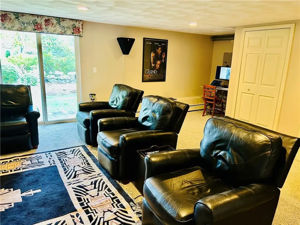 11 College Hill Road Warwick RI 02886
