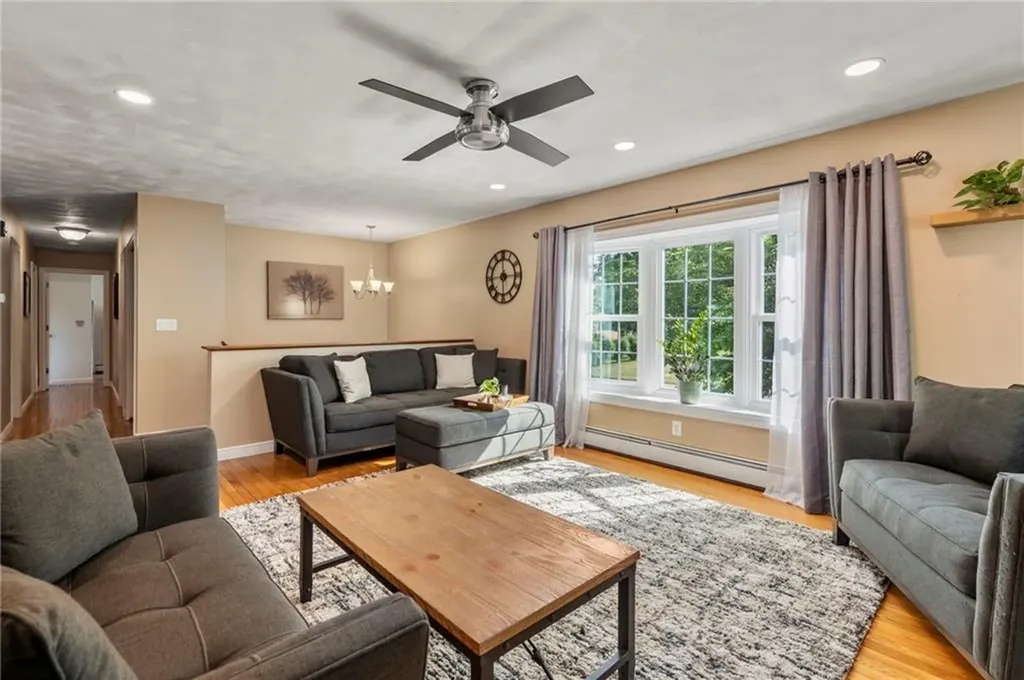 22 Kinnicutt Avenue Warren RI 02885