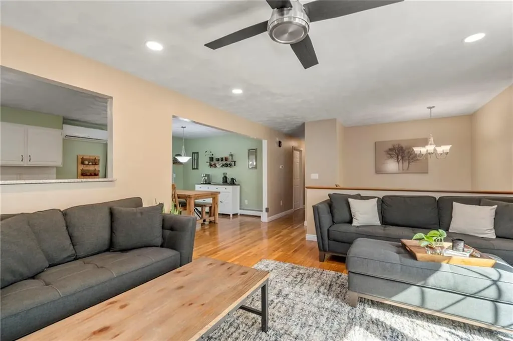 22 Kinnicutt Avenue Warren RI 02885