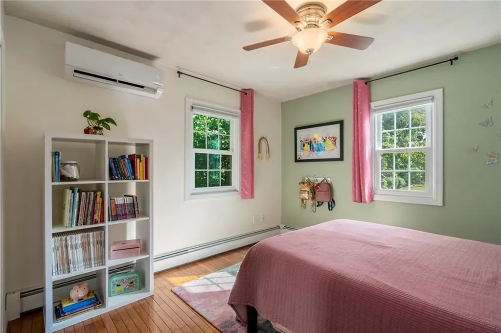 22 Kinnicutt Avenue Warren RI 02885