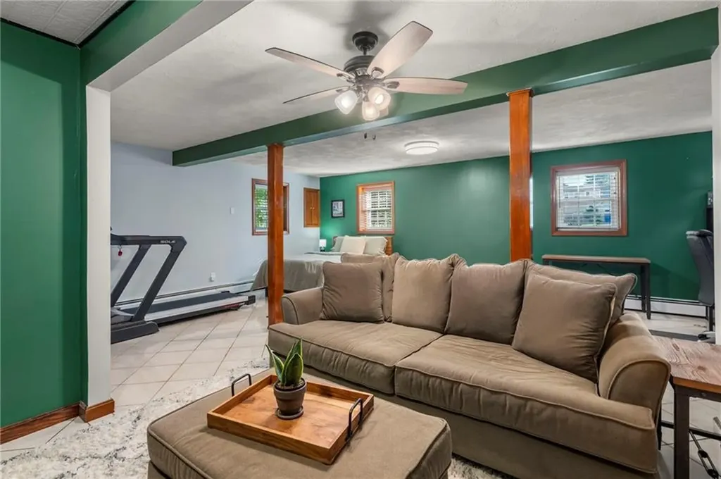 22 Kinnicutt Avenue Warren RI 02885