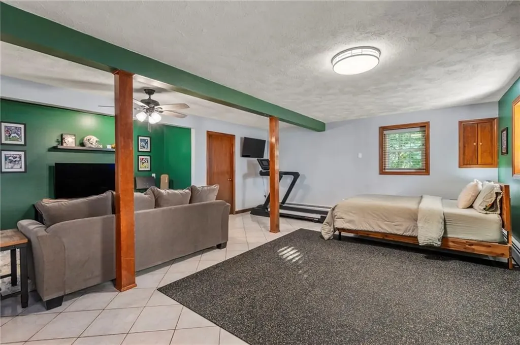 22 Kinnicutt Avenue Warren RI 02885