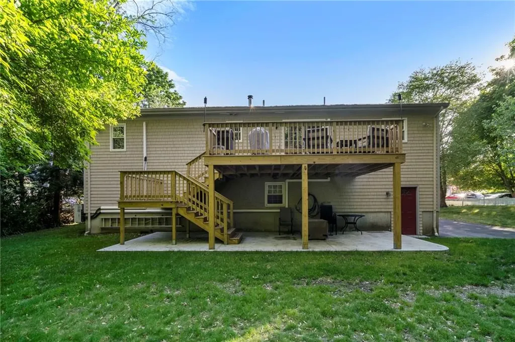 22 Kinnicutt Avenue Warren RI 02885