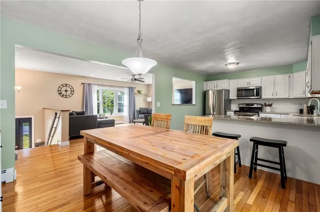 22 Kinnicutt Avenue Warren RI 02885