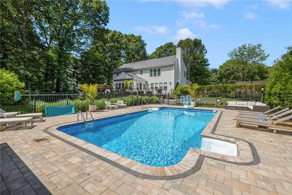 64 Fieldstone Lane North Kingstown RI 02874