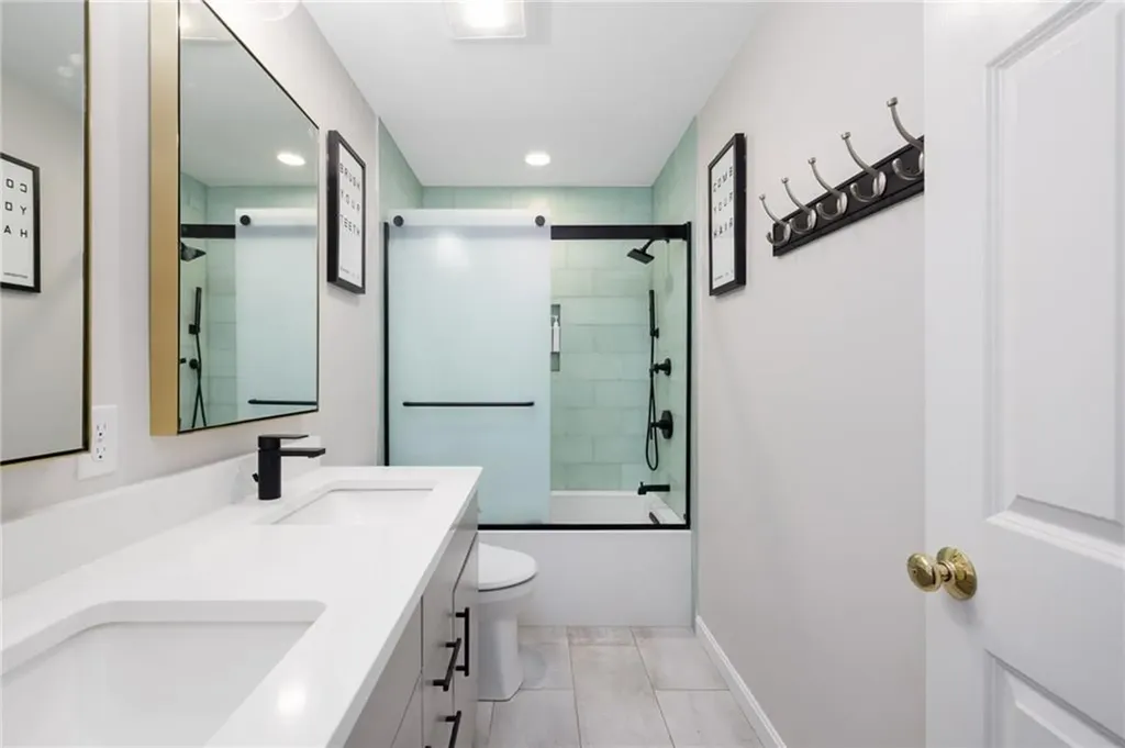 64 Fieldstone Lane North Kingstown RI 02874
