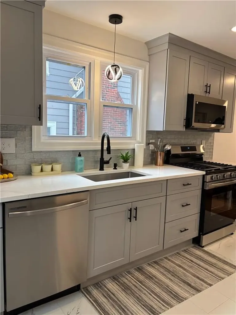 60 Sargent Ave Avenue Providence RI 02906
