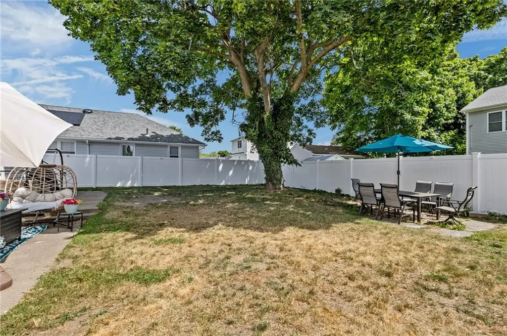 71 Garfield Street North Providence RI 02904
