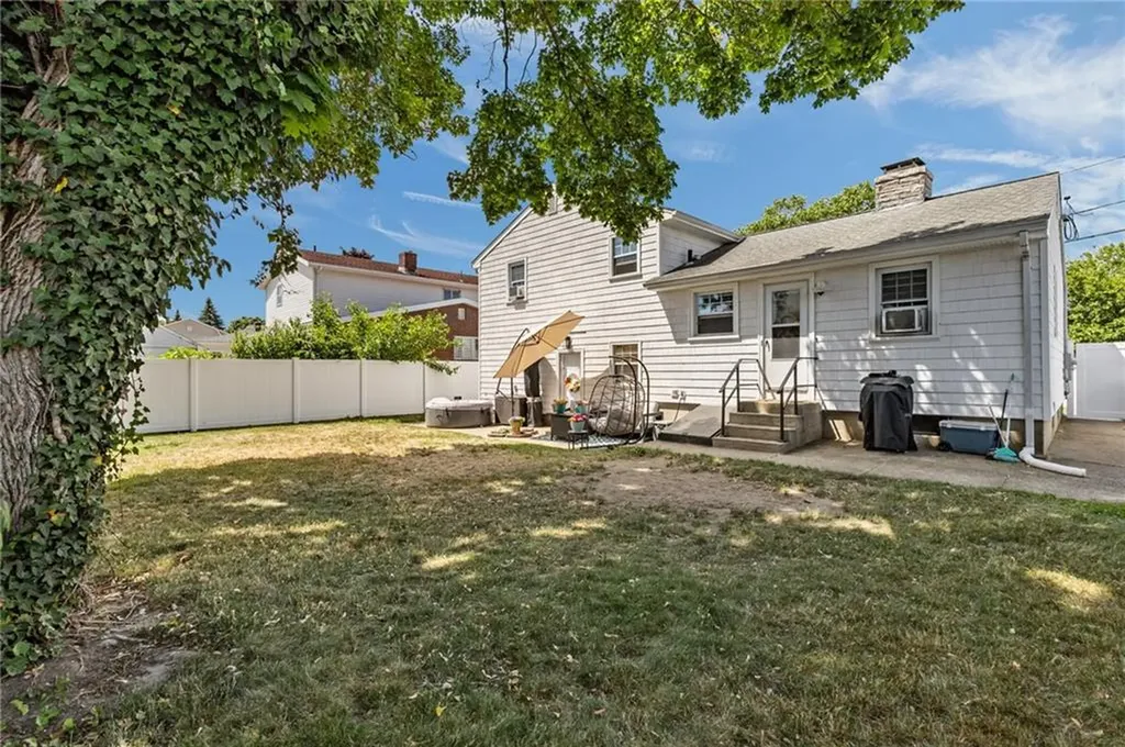 71 Garfield Street North Providence RI 02904