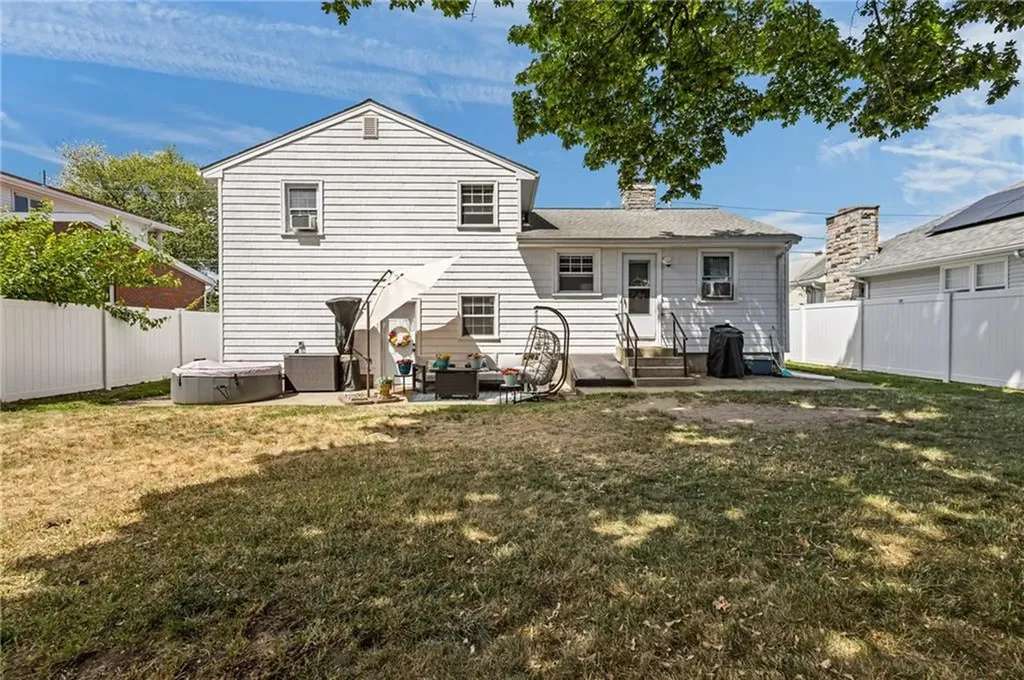 71 Garfield Street North Providence RI 02904